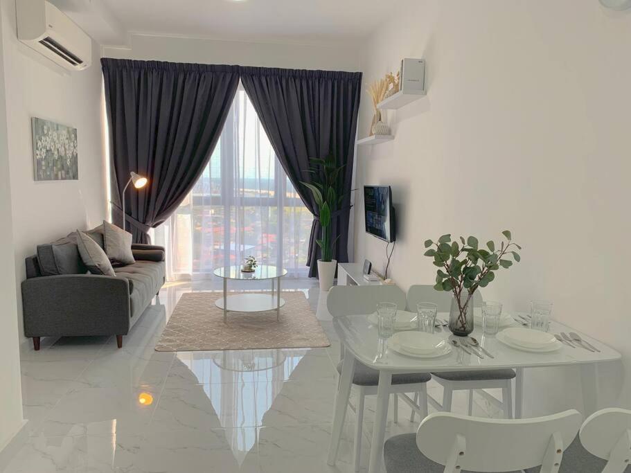Netflix 2 Bedroom Troika Kota Bharu Homestay 1812 Zewnętrze zdjęcie