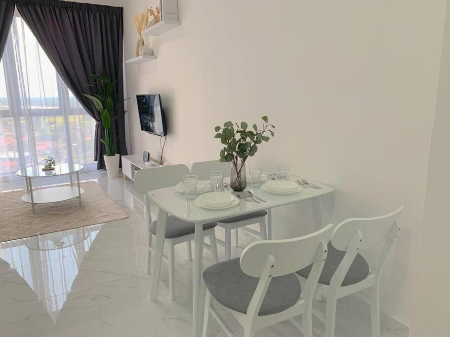 Netflix 2 Bedroom Troika Kota Bharu Homestay 1812 Zewnętrze zdjęcie
